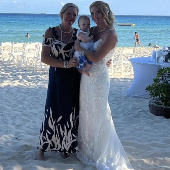 Meet your Posher, Ruth - Picture 1 of 1